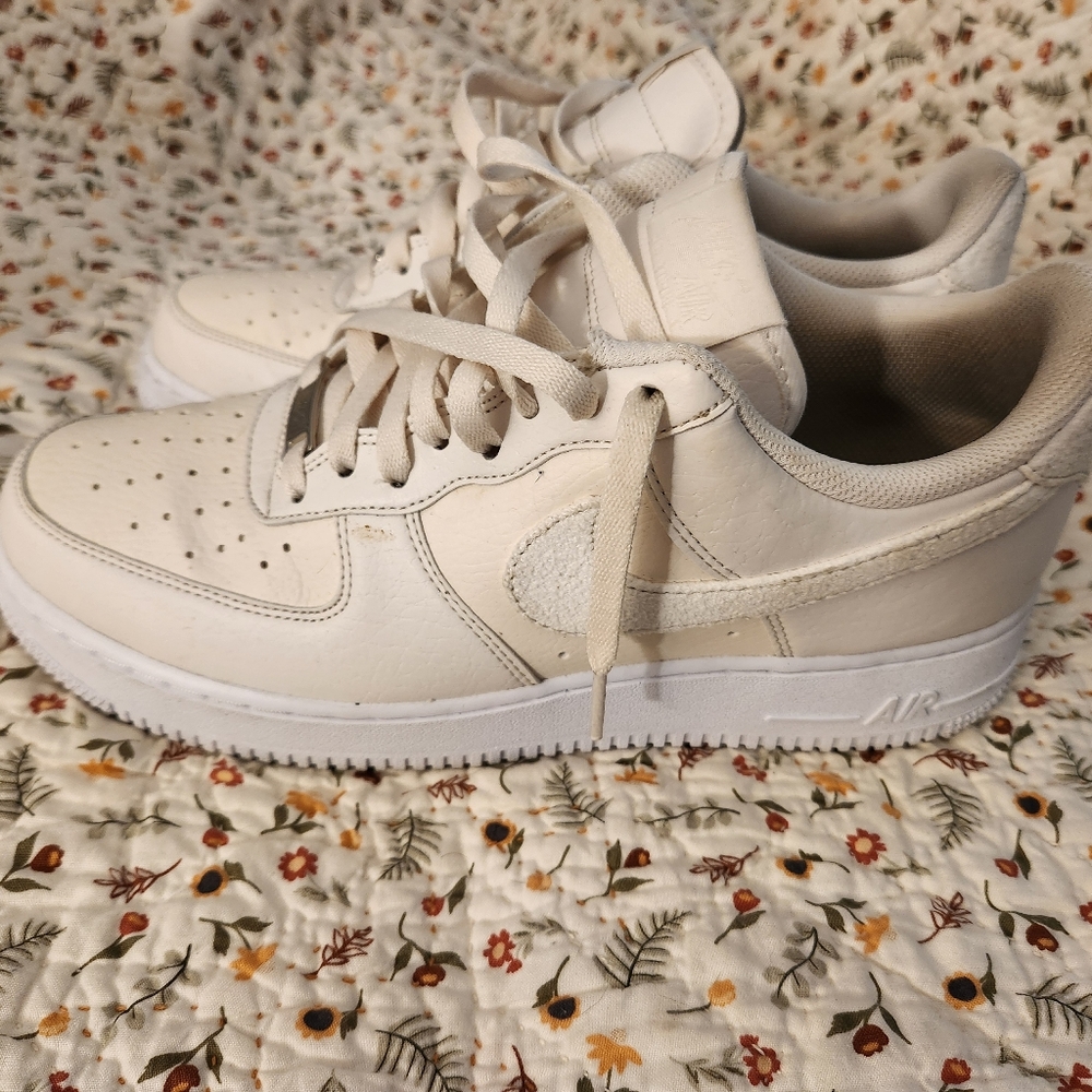 Nike Air Force 1 Off-White Sneakers  Women's Size 11 🎉HP X 4 🎉